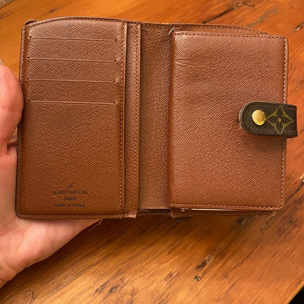Louis Vuitton Monogram Kisslock Wallet - Picture 9 of 16